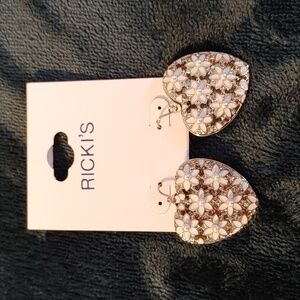 NWT Floral & Silver Tone Heart Earrings